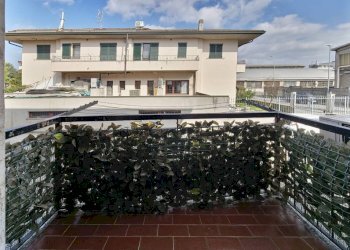 BALCONE - Two-room apartment via Fratelli Rosselli, Peschiera Borromeo - photo 5
