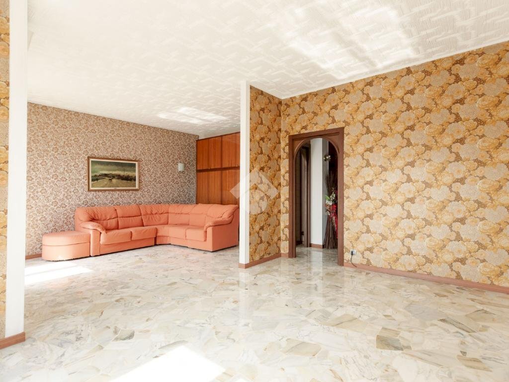 Four-room apartment Viale Fratelli Casiraghi, Sesto San Giovanni - photo 1