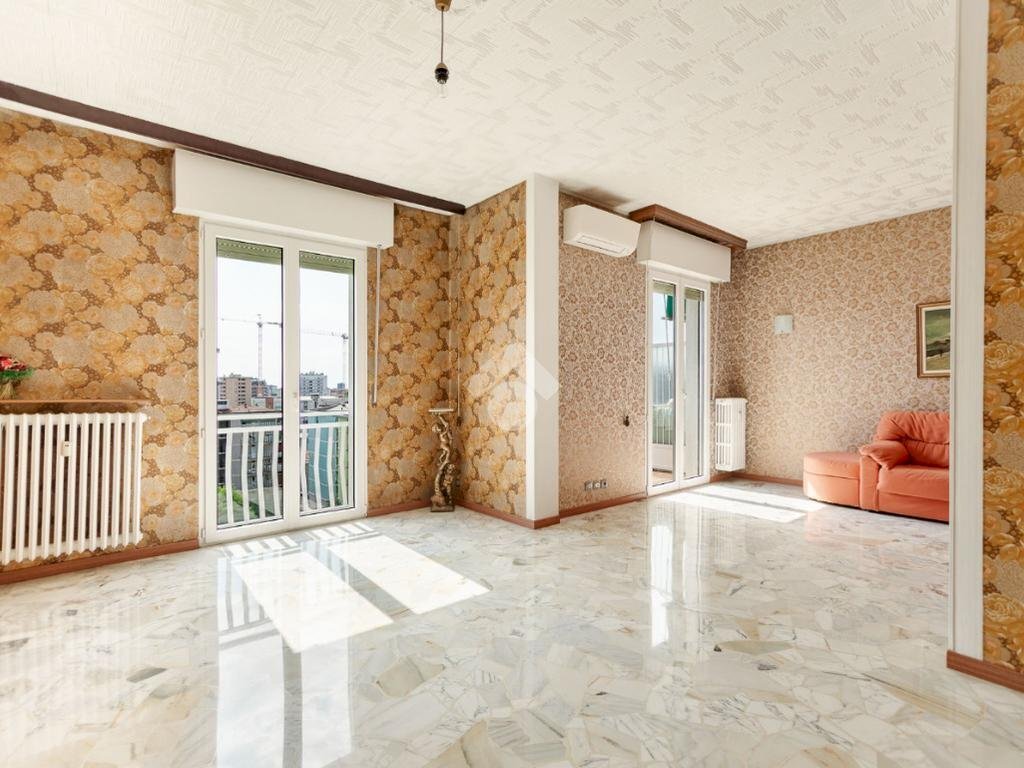 Four-room apartment Viale Fratelli Casiraghi, Sesto San Giovanni - photo 2