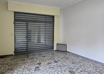 Shop Via Alvarado 44, Modena - photo 1