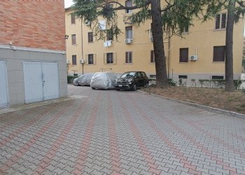 Box via Castel Bolognese, 4, Bologna (zona Croce Coperta) - foto 1