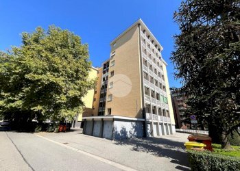 Appartamento Via Lorenzo Garda, Ivrea - foto 1