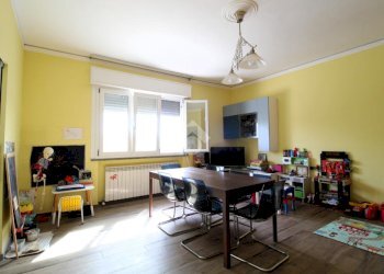 Four-room apartment viale di vittorio, San Prospero - photo 1