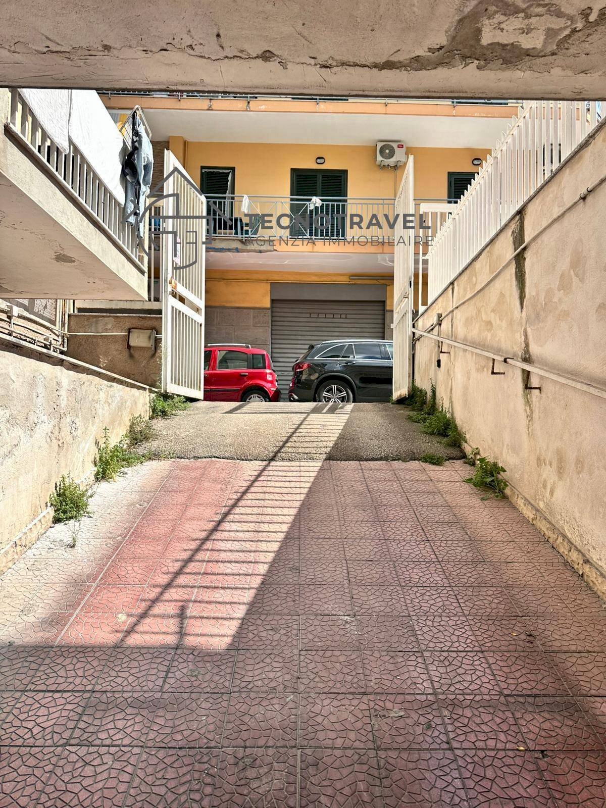 Foto 1 - Locale Commerciale via tasso
 
4, Casavatore - foto 1