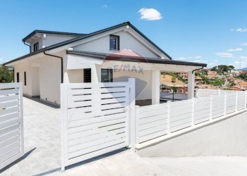 Casa all\'aperto - Appartamento Via Carlo Cattaneo
 
1, Monterotondo - foto 1