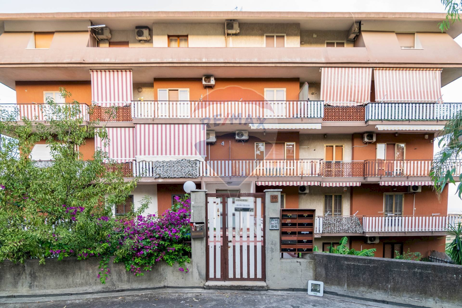 Edificio all\'aperto - Quadrilocale Viale Carmine Caruso
 
10, Motta Sant'Anastasia - foto 2