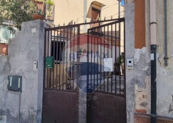 Edificio all\'aperto - Casa semi indipendente via Circunvallazione
 
38, Paterno - foto 1