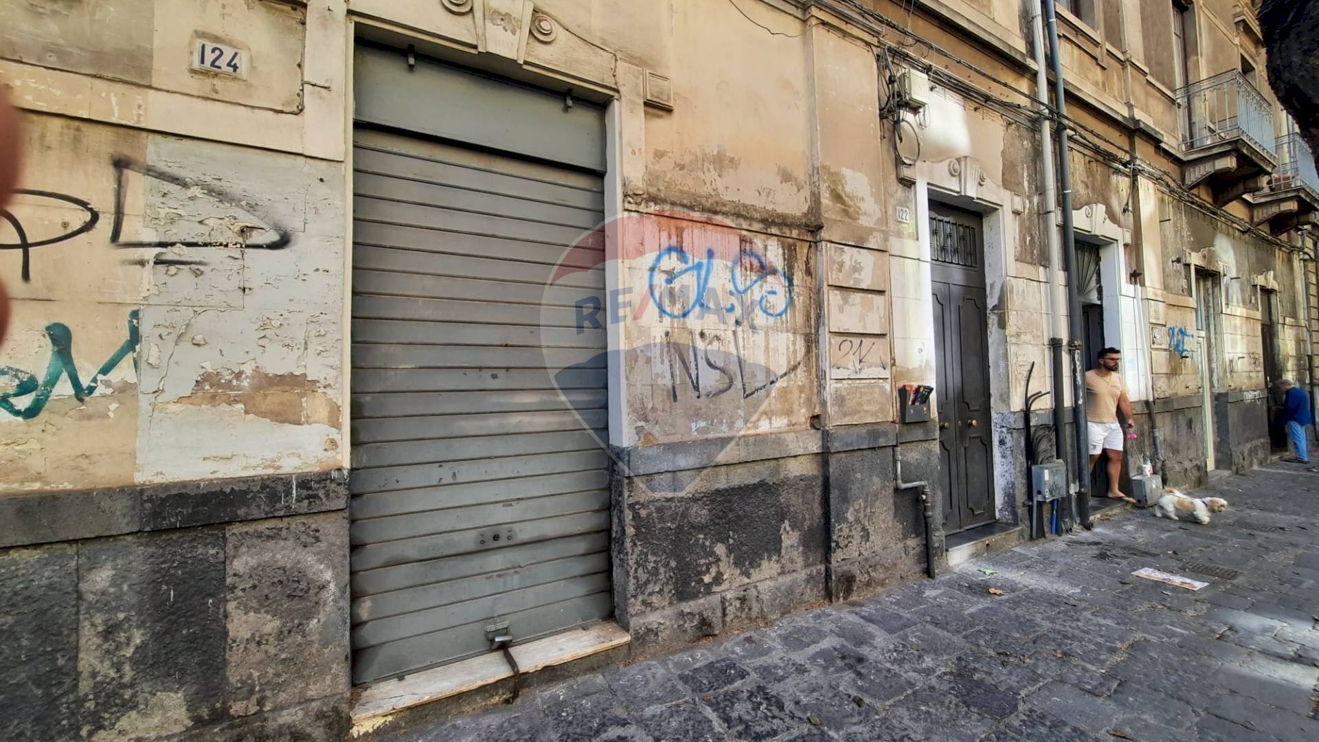 Edificio all\'aperto - Negozio VIALE DELLA LIBERTA'
 
124, Catania - foto 1