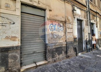 Edificio all\'aperto - Shop VIALE DELLA LIBERTA'
 
124, Catania - photo 1
