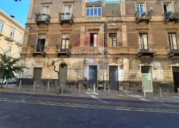Edificio all\'aperto - Shop VIALE DELLA LIBERTA'
 
124, Catania - photo 7
