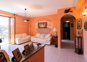 Soggiorno - Trilocale Via Giuseppe Leonardi
 
40, Aci Catena - foto 1