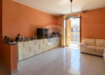 Soggiorno - Trilocale Via Giuseppe Leonardi
 
40, Aci Catena - foto 3