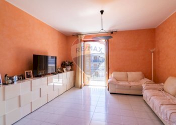 Soggiorno - Trilocale Via Giuseppe Leonardi
 
40, Aci Catena - foto 5