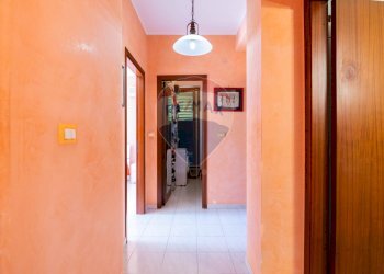 Hall / corridoio - Trilocale Via Giuseppe Leonardi
 
40, Aci Catena - foto 16