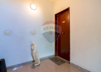 Hall / corridoio - Trilocale Via Giuseppe Leonardi
 
40, Aci Catena - foto 25