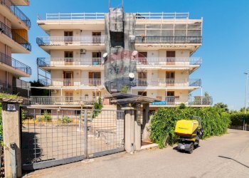 Edificio all\'aperto - Trilocale Via Giuseppe Leonardi
 
40, Aci Catena - foto 26