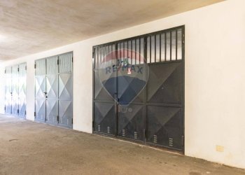 Edificio all\'aperto - Trilocale Via Giuseppe Leonardi
 
40, Aci Catena - foto 29