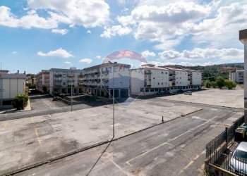 Edificio all\'aperto - Appartamento via antonello da messina
 
2, Lentini - foto 27