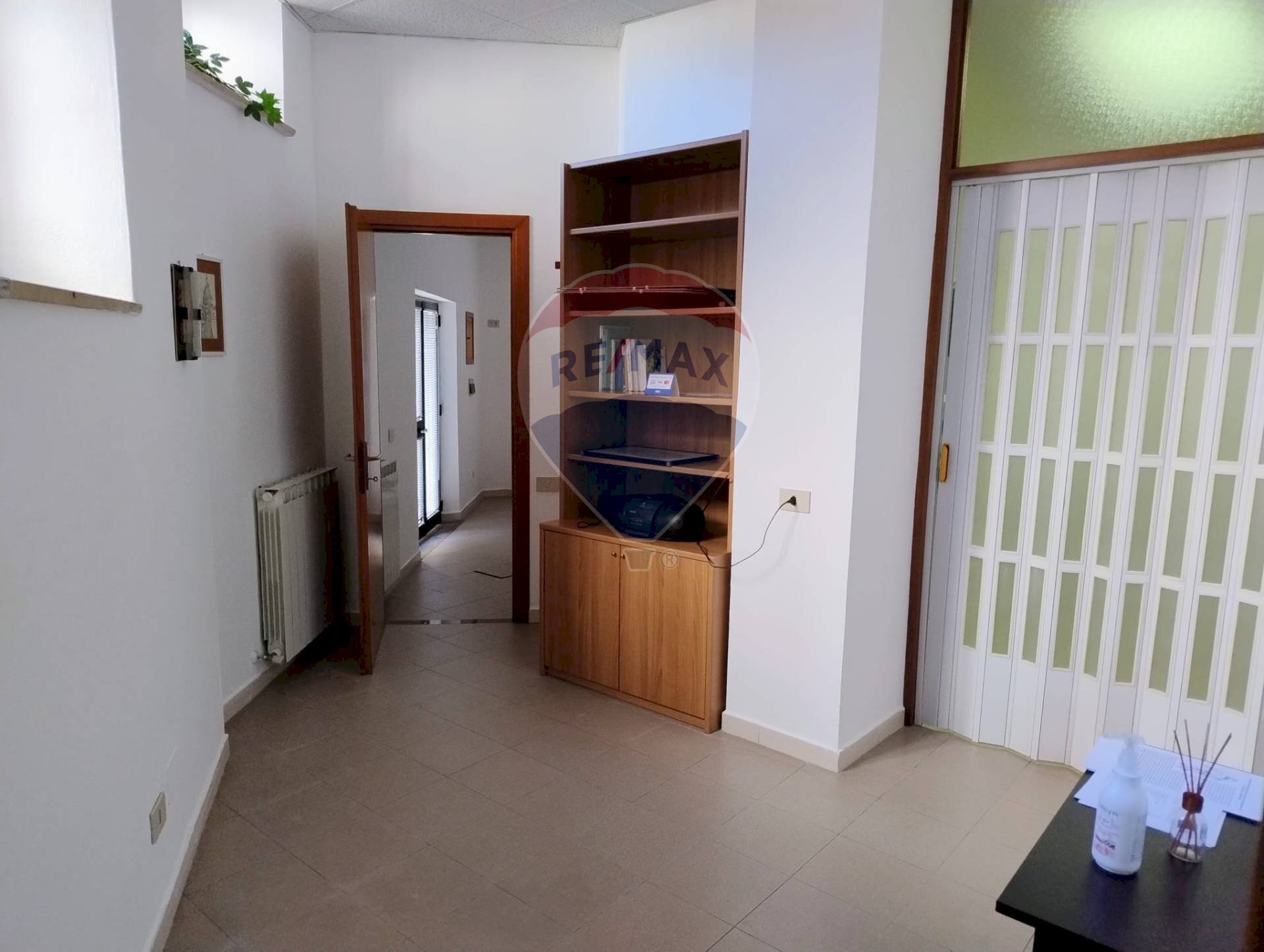 Hall / corridoio - Office VIA AURELIO SAFFI
 
1, Fabriano - photo 3