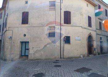 Edificio all\'aperto - Ufficio VIA AURELIO SAFFI
 
1, Fabriano - foto 13