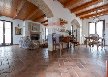 Soggiorno - Villa CONTRADA LAMATICCI
 
26, Morrovalle - foto 13