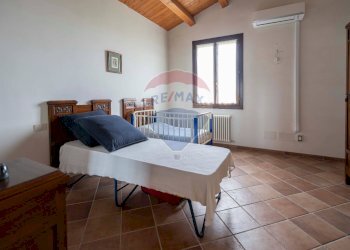 Sala da pranzo - Villa CONTRADA LAMATICCI
 
26, Morrovalle - foto 30