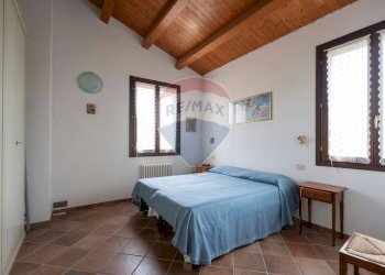 Camera / camera da letto - Villa CONTRADA LAMATICCI
 
26, Morrovalle - foto 36