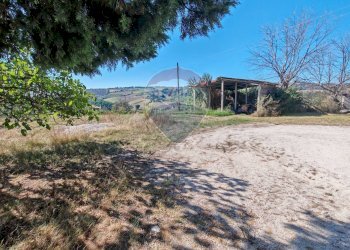 Vista delle montagne - Casa indipendente CONTRADA FONTEROSA
 
6, Montelupone - foto 8