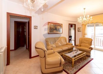 Soggiorno - Appartamento Via Antonino corsaro
 
9, Camporotondo Etneo - foto 7