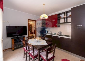 Sala da pranzo - Appartamento Via Antonino corsaro
 
9, Camporotondo Etneo - foto 2