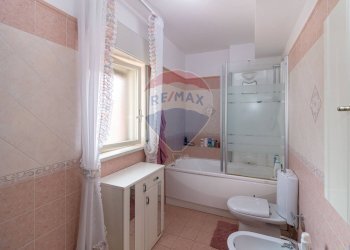 Bagno - Appartamento Via Antonino corsaro
 
9, Camporotondo Etneo - foto 24