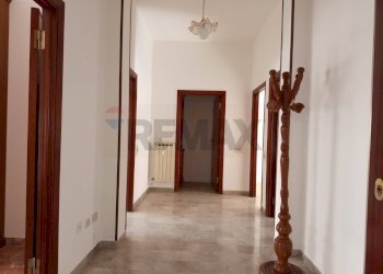 Hall / corridoio - Four-room apartment Piombino - photo 1