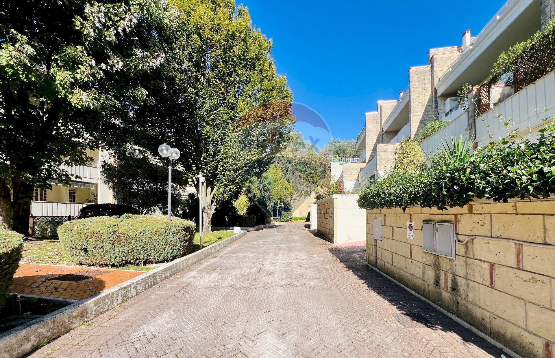 Edificio all\'aperto - Semi-detached Villa Antonio Marino
 
61, Caserta - photo 1