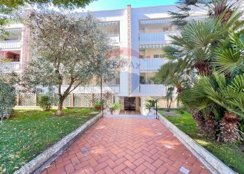 Edificio all\'aperto - Villa Bifamiliare Antonio Marino
 
61, Caserta - foto 54