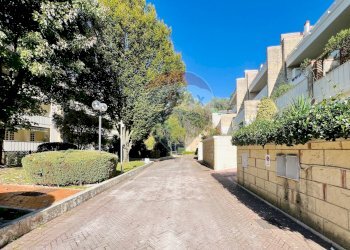 Edificio all\'aperto - Villa Bifamiliare Antonio Marino
 
61, Caserta - foto 1