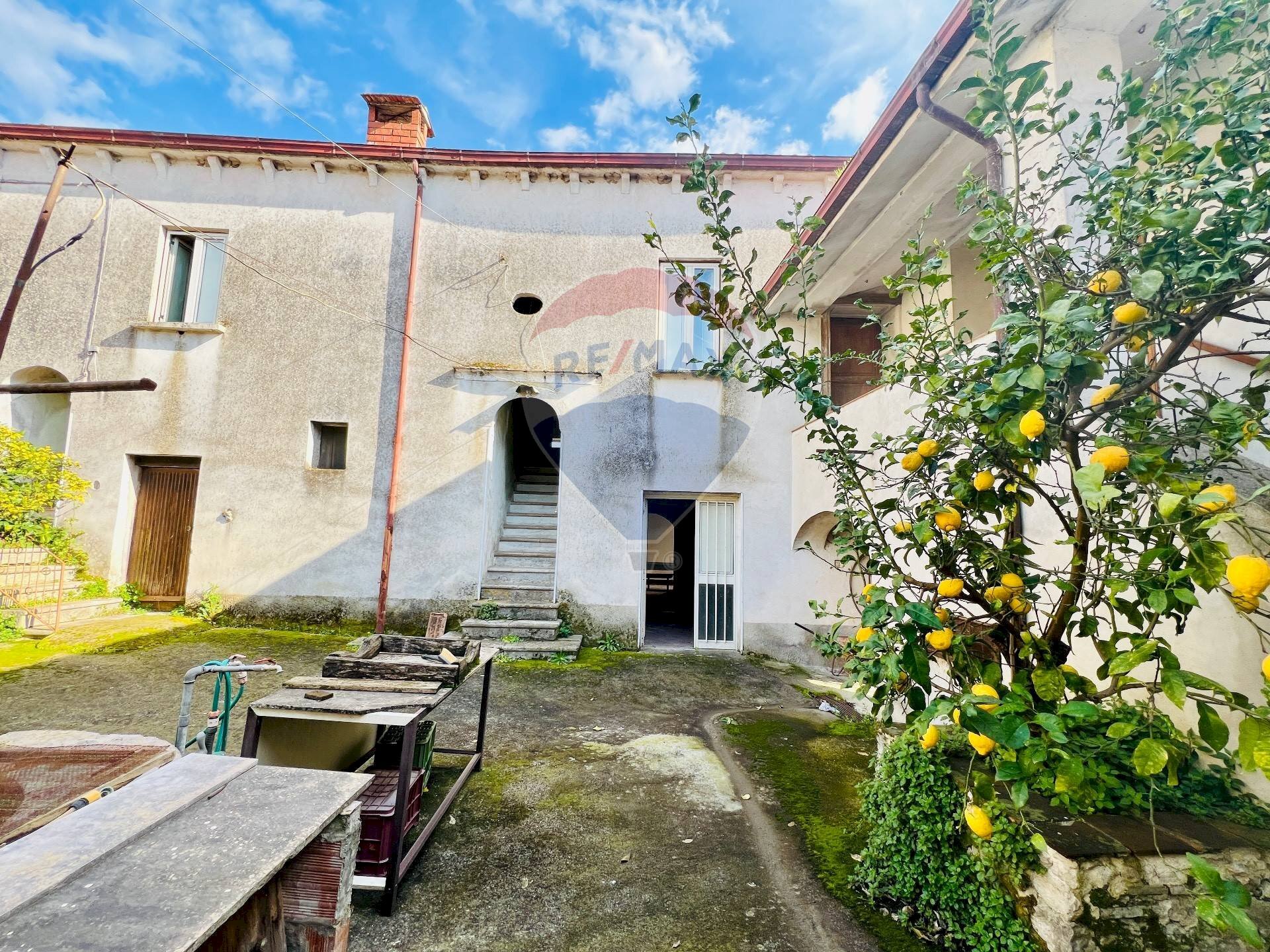 Foto 1 - Casa indipendente Via Contra Volturno
 
12, Baia e Latina - foto 1