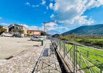 Foto 4 - Casa indipendente Via Contra Volturno
 
12, Baia e Latina - foto 4