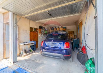 Parcheggio - Rustico strada provinciale 75
 
sn, Teramo - foto 33