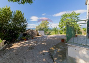 Casa all\'aperto - Rustico strada provinciale 75
 
sn, Teramo - foto 35