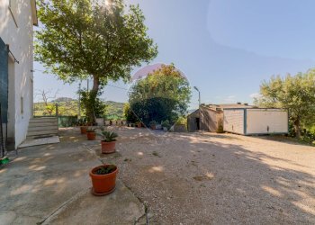 Terrazza - Rustico strada provinciale 75
 
sn, Teramo - foto 37