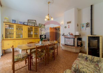 Sala da pranzo - Rustico strada provinciale 75
 
sn, Teramo - foto 11