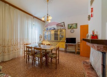 Sala da pranzo - Rustico strada provinciale 75
 
sn, Teramo - foto 13