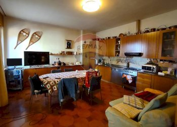 Sala da pranzo - Stabile - Palazzo Via San Giovannino
 
23, Pavia - foto 5