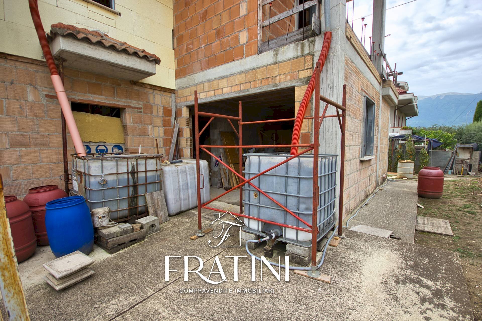 Foto 1 - Villa a Schiera Via Aprutina
 
94, Sant'Egidio alla Vibrata - foto 1