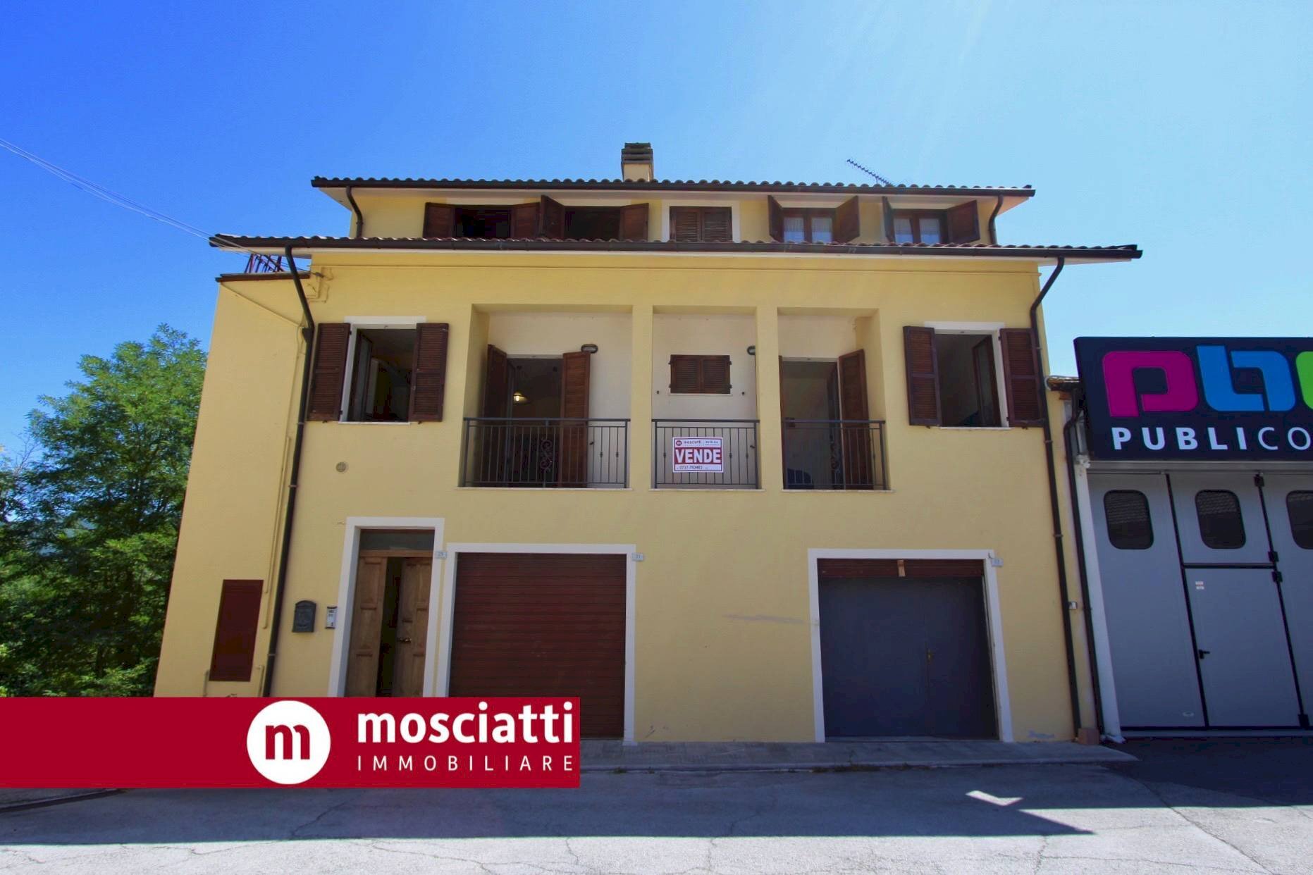 Foto 2 - Box Via Del Vallato
 
29, Castelraimondo - foto 2