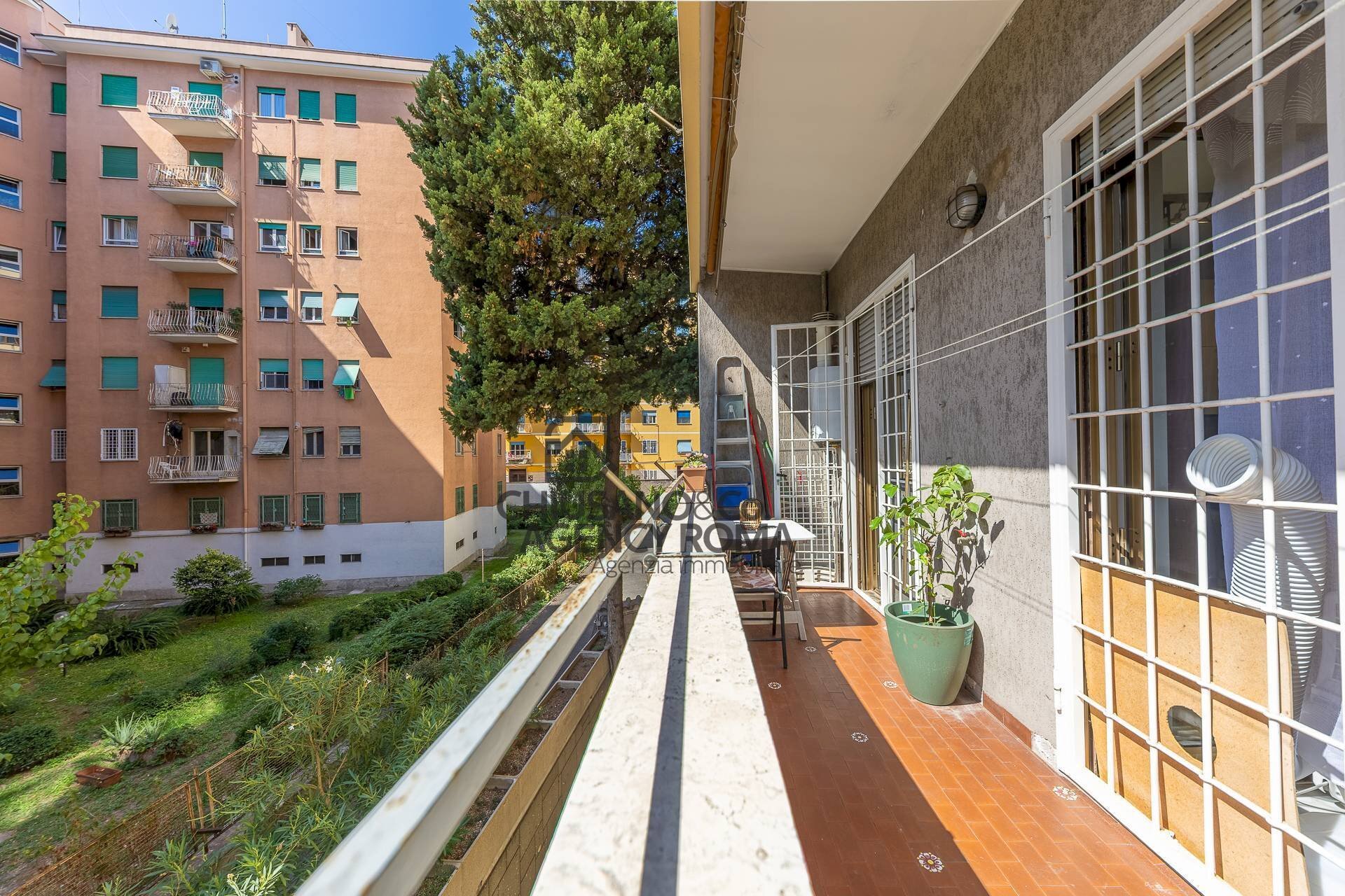 Foto 1 - Trilocale Viale Palmiro Togliatti
 
75, Roma - foto 1