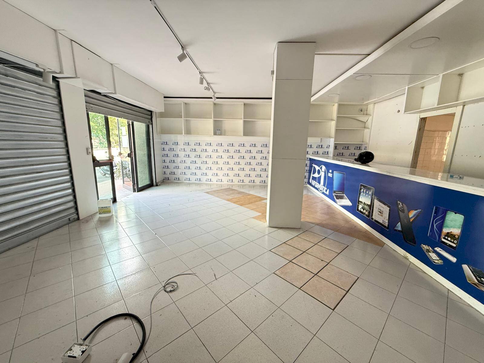 Foto 2 - Shop VIA KENNEDY
 
28, Caserta - photo 2