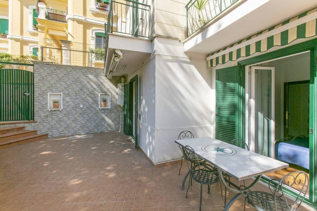Terrazzo - Trilocale via Antonio Gramsci, 116, Anzio - foto 1