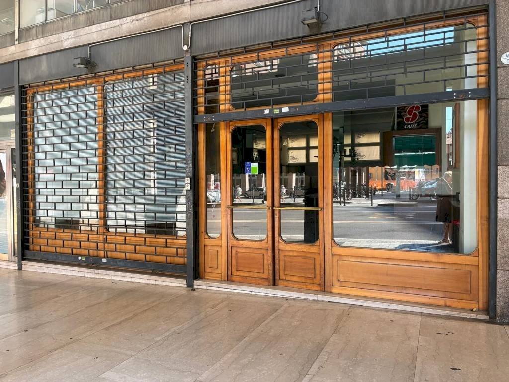 Facciata - Shop via Guglielmo Marconi, Bologna (neighborhood Marconi) - photo 1