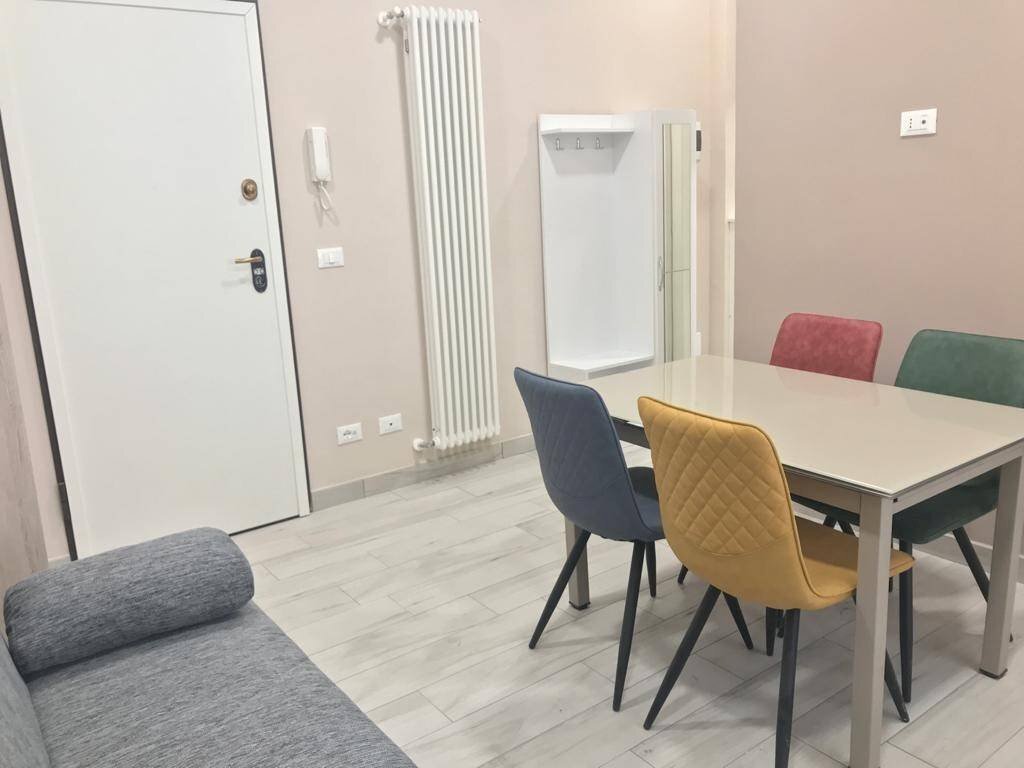 Salone - Bilocale Cuneo (zona Centro) - foto 2